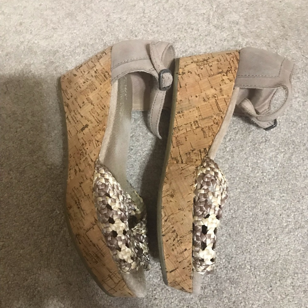 Tom Wedges - Picture 4 of 5